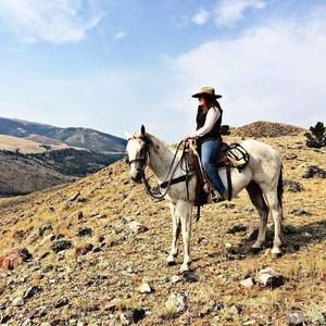 Meet your Posher, Jena